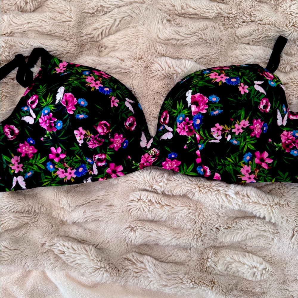 Never worn VS floral push up bra